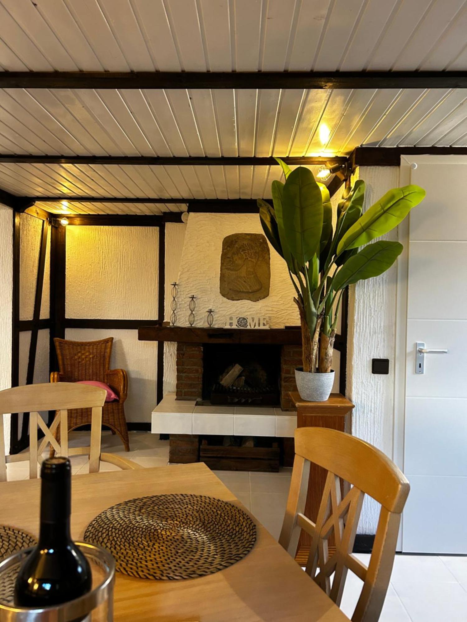 Guidos Place Souterrain Apartment Weissenthurm Esterno foto
